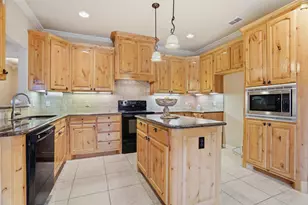 9420 Gleneagles Dr, Granbury, TX 76049 - Photo 10