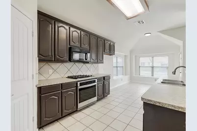 12079 Kingsville Drive, Frisco, TX 75035 - Photo 14