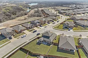 8461 Comanche Springs Dr, Fort Worth, TX 76131 - Photo 36