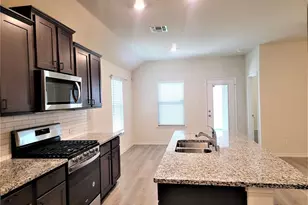 3505 Comal Dr, Little Elm, TX 75068 - Photo 6