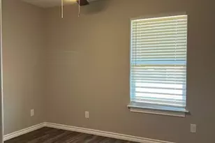 201 N Pecan St, Whitesboro, TX 76273 - Photo 8