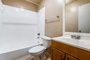 2922 E Pepperidge Dr, Lancaster, TX 75134 - Photo 10