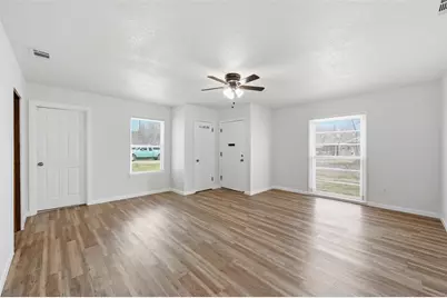 1010 Clarice Street, Grand Prairie, TX 75051 - Photo 4