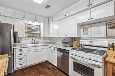 2004 Valley Lane, Arlington, TX 76013 - Photo 10