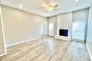 2403 Kingsford Ct, Arlington, TX 76017 - Photo 4