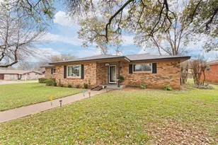 1001 Princeton Pl, Cleburne, TX 76033 - Photo 2