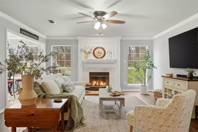 111 Hillside Drive E, Burleson, TX 76028 - Photo 6