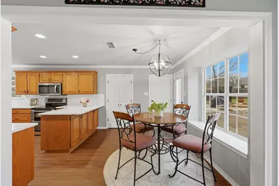 111 Hillside Drive E, Burleson, TX 76028 - Photo 8