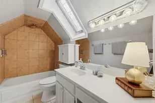 111 Hillside Dr E, Burleson, TX 76028 - Photo 22