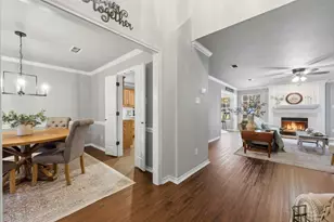 111 Hillside Dr E, Burleson, TX 76028 - Photo 4