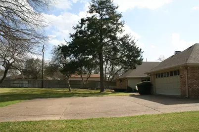 10017 Lost Oak Ridge Drive, Woodway, TX 76712 - Photo 30