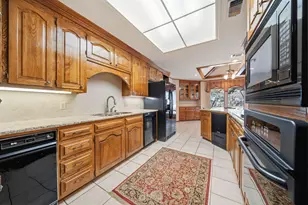 10017 Lost Oak Ridge Dr, Woodway, TX 76712 - Photo 12