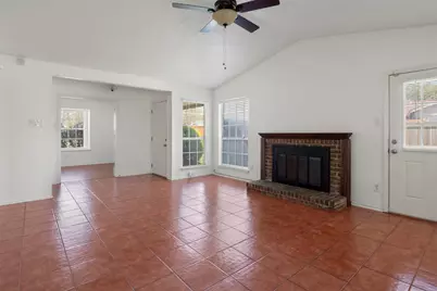 116 Kings Row, Garland, TX 75043 - Photo 4