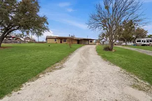 2318 Poco Ct, Granbury, TX 76048 - Photo 30