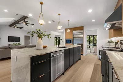 8825 Vista Oaks Circle, Dallas, TX 75243 - Photo 16