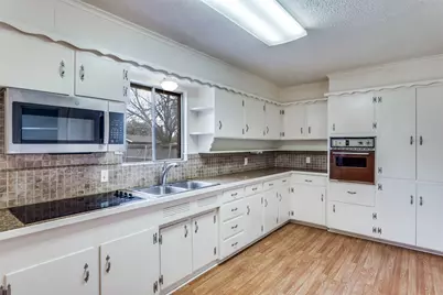 5828 Wales Avenue, Fort Worth, TX 76133 - Photo 12