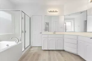 8604 Secret Forest Dr, Dallas, TX 75249 - Photo 24