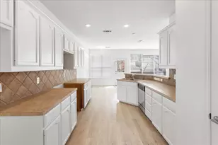 8604 Secret Forest Dr, Dallas, TX 75249 - Photo 14
