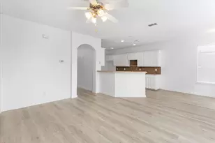 8604 Secret Forest Dr, Dallas, TX 75249 - Photo 8