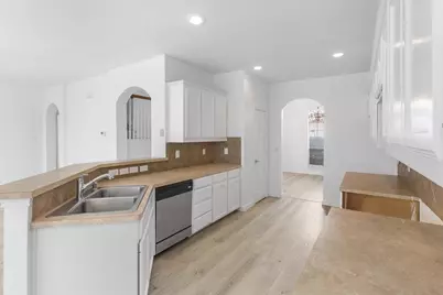 8604 Secret Forest Drive, Dallas, TX 75249 - Photo 14