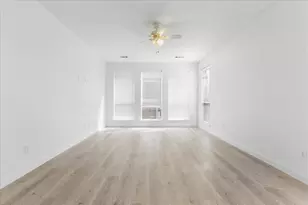 8604 Secret Forest Dr, Dallas, TX 75249 - Photo 18
