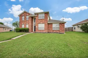 1425 Gatlinburg Cir, DeSoto, TX 75115 - Photo 2