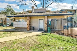 8109 Skillman St, Dallas, TX 75231 - Photo 20