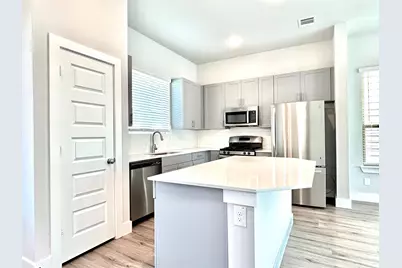 1830 NE Green Oaks Boulevard #310, Arlington, TX 76006 - Photo 6