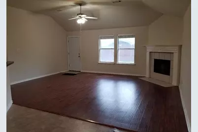 4704 Fox Meadows Lane, Mansfield, TX 76063 - Photo 2