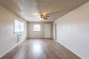 425 S 1st St W, Clyde, TX 79510 - Photo 6