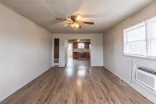 425 S 1st St W, Clyde, TX 79510 - Photo 8