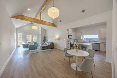 5204 Helmick Avenue, Fort Worth, TX 76107 - Photo 4