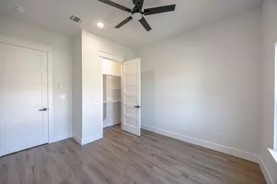 5204 Helmick Avenue, Fort Worth, TX 76107 - Photo 16