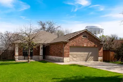 210 Maltby Road, Irving, TX 75061 - Photo 2