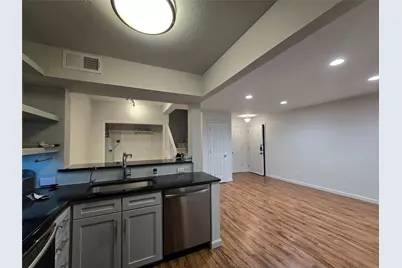 5200 Martel Avenue #13D, Dallas, TX 75206 - Photo 4