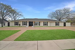 4263 Shady Bend Dr, Dallas, TX 75244 - Photo 2