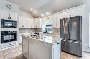 2114 Oakcrest Ct, Corinth, TX 76210 - Photo 12