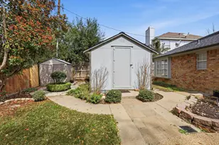 6204 Kingswood Dr, Arlington, TX 76001 - Photo 32
