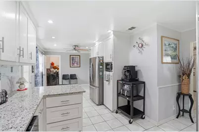 2546 W Rochelle Road, Irving, TX 75062 - Photo 14