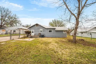 410 S Preston Street, Wolfe City, TX 75496 - Photo 30