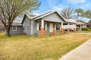 410 S Preston St, Wolfe City, TX 75496 - Photo 36