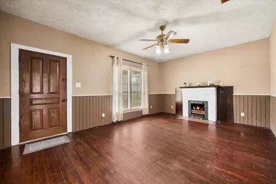 410 S Preston Street, Wolfe City, TX 75496 - Photo 4