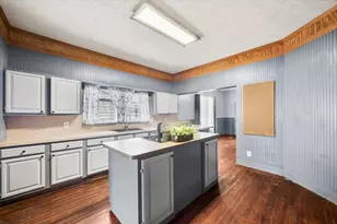 410 S Preston St, Wolfe City, TX 75496 - Photo 14