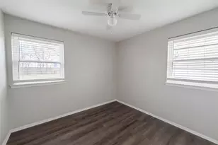 208 Summercrest Blvd, Burleson, TX 76028 - Photo 12