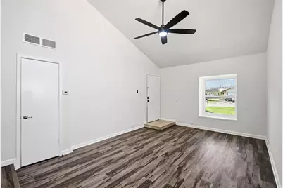 2879 Elsinor Drive, Fort Worth, TX 76116 - Photo 4