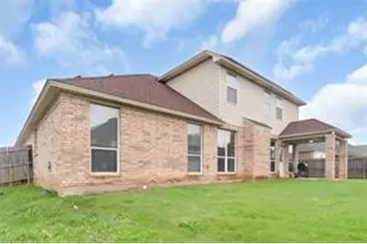 2708 Lake Country Drive, Grand Prairie, TX 75052 - Photo 4