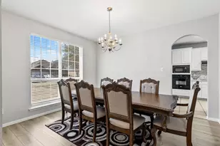 2708 Lake Country Dr, Grand Prairie, TX 75052 - Photo 6