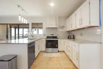 9677 Fallbrook Drive, Dallas, TX 75243 - Photo 32