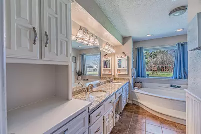 603 Roaring Creek Circle, Oak Leaf, TX 75154 - Photo 20