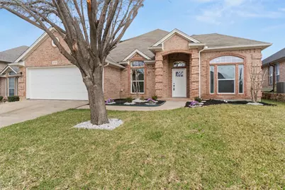 2721 Gray Rock Drive, Fort Worth, TX 76131 - Photo 2